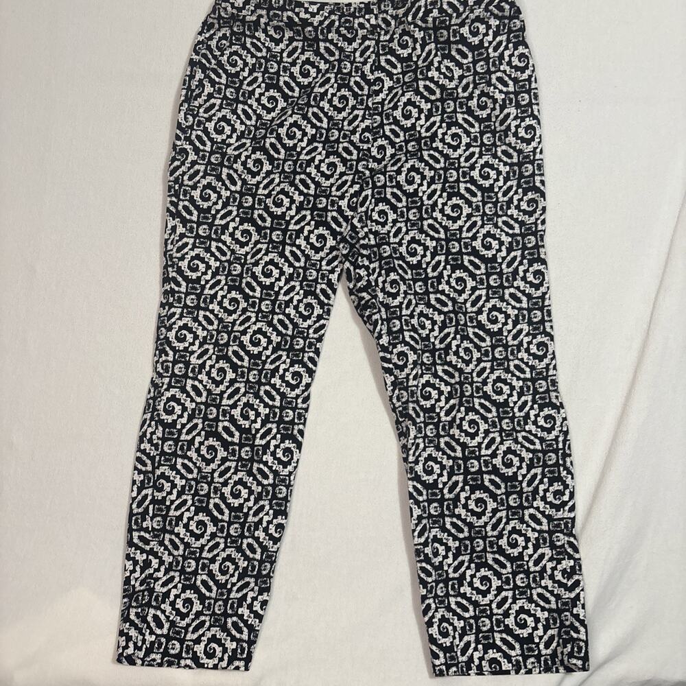 Ruby Red Dressy Capri Size 10 Black White Stretch Pockets Summer Beach